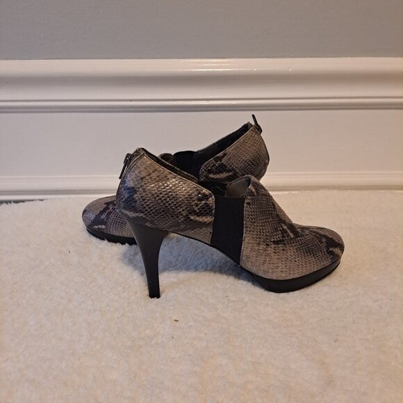 Coach And Four Shoes Tadd 8.5M Faux Snake Zipper Platforms 3.5" Heel Bootie - Picture 11 of 13